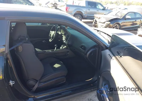 2017 Dodge Challenger T/A 392 из США, поврежденный, VIN 2C3CDZFJ7HH540544